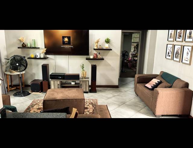 3 BEDROOM FREEHOLD FOR SALE IN WATERVAL EAST